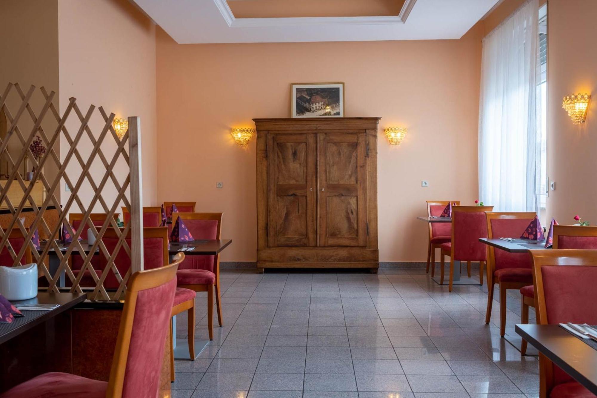 فندق Kraichtaler Hof المظهر الخارجي الصورة
